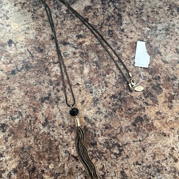 🎉2/40🎉 NTW Loft Black and Gold Necklace - Picture 4 of 4